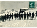 Q057	Dans les Alpes Skieurs militaires